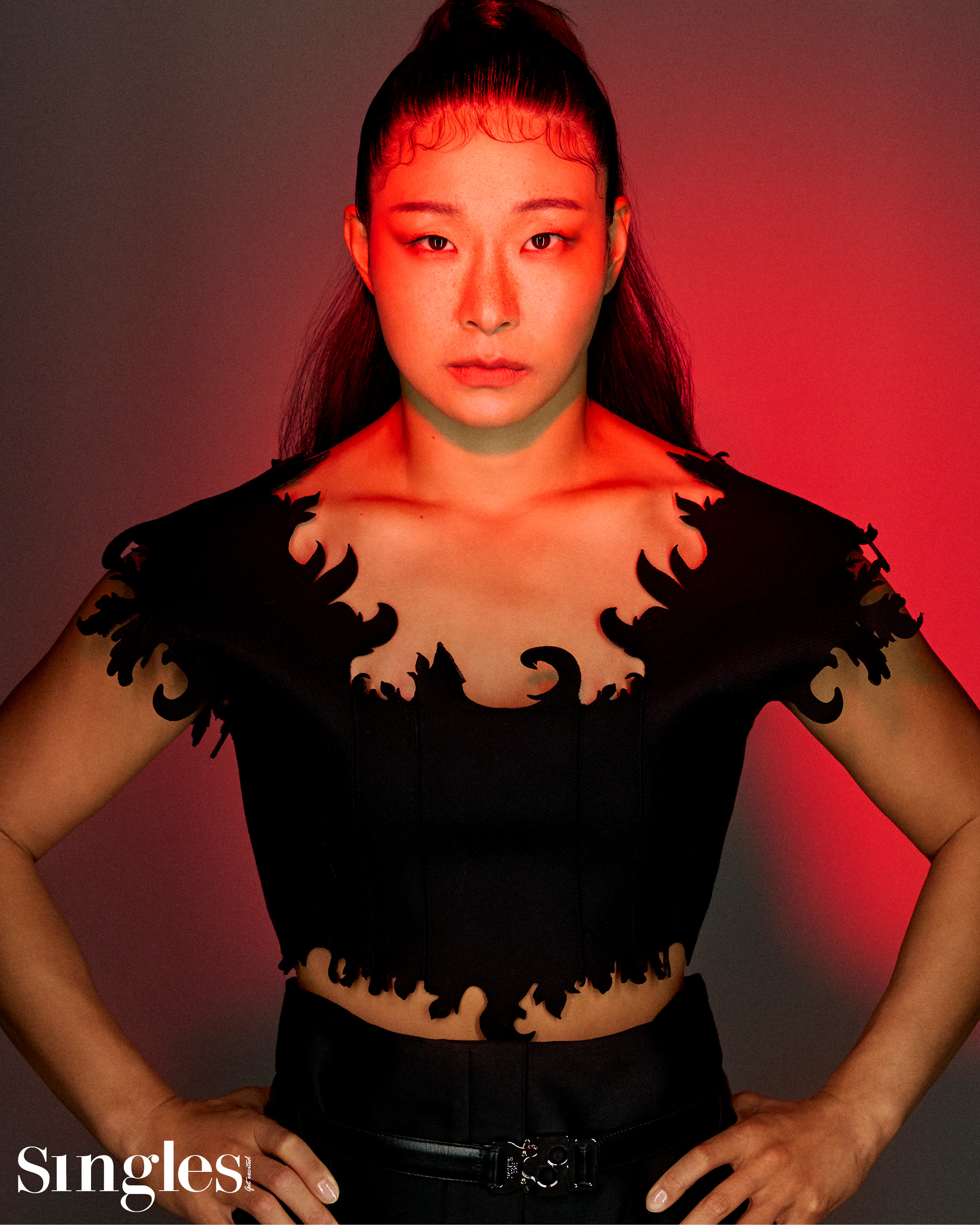 셀럽, 셀럽 화보, 싱글즈 화보, 모니카, 장은실, 정혜인, 서현숙, 신지은, 구슬, 여왕벌 게임, 플로렌티나 라이트너 by 아데쿠베, 푸시버튼, 포츠 1961